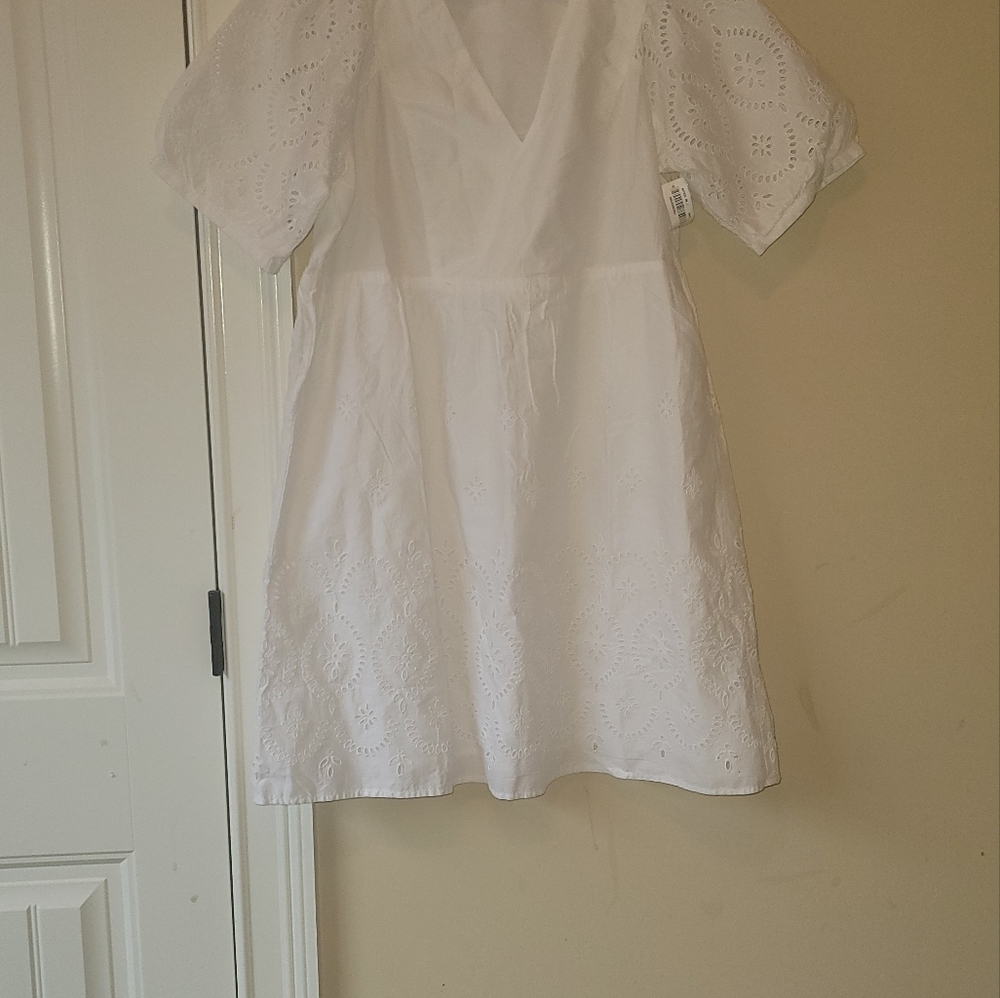 NWT Old Navy White Cotton Short Sleeve Cutout Dress